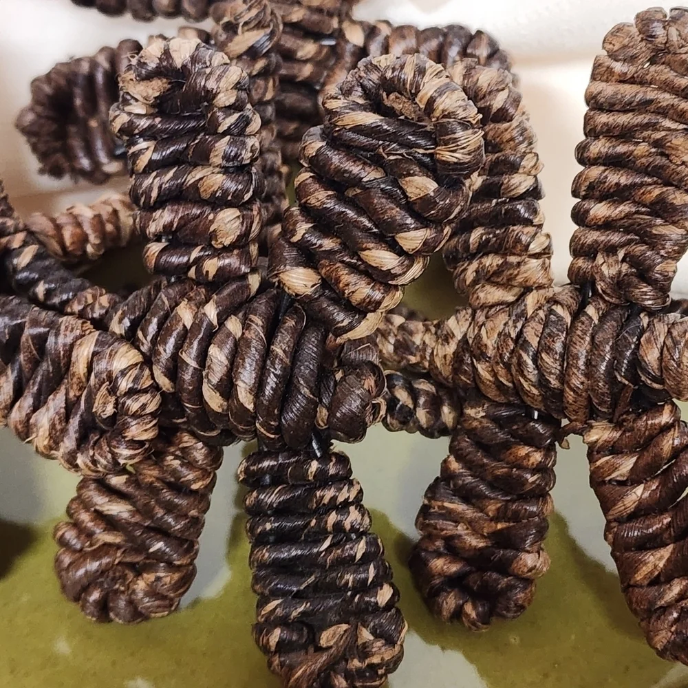 Set of 4 Wicker Rattan Woven Napkin Rings Brown 3